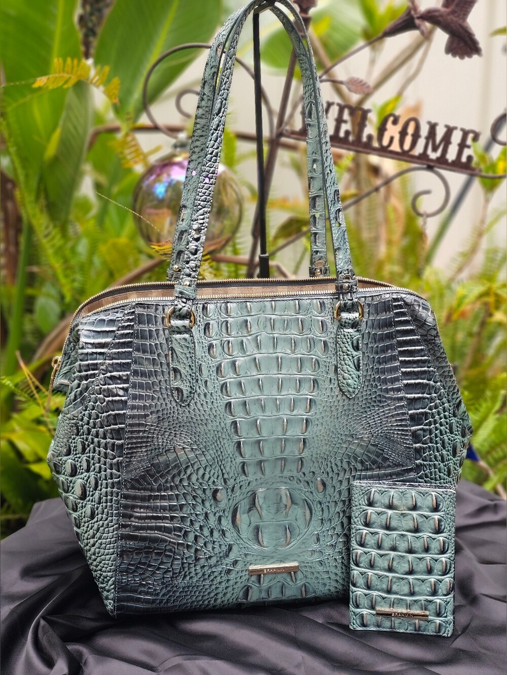 Brahmin Medium Camila Tote & Passport Wallet Set – Obsidian Melbourne Leather